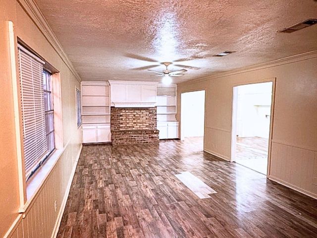 4960 Beaumont Drive, Beaumont, TX 77708