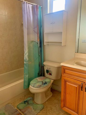 2215 Hypoluxo Rd Road, Lantana, FL 33462