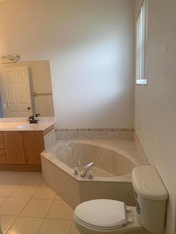 2215 Hypoluxo Rd Road, Lantana, FL 33462