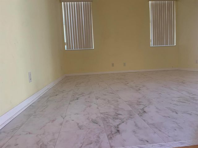 2215 Hypoluxo Rd Road, Lantana, FL 33462