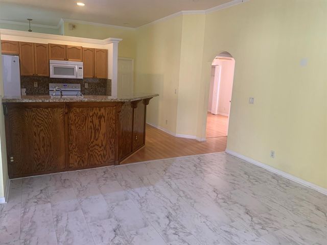2215 Hypoluxo Rd Road, Lantana, FL 33462