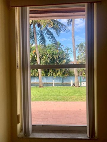 2215 Hypoluxo Rd Road, Lantana, FL 33462