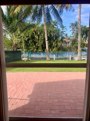 2215 Hypoluxo Rd Road, Lantana, FL 33462