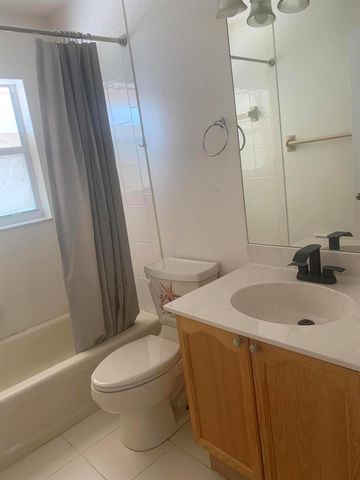 2215 Hypoluxo Rd Road, Lantana, FL 33462