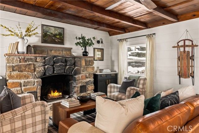 1149 Scenic Wy, Rimforest, CA 92378