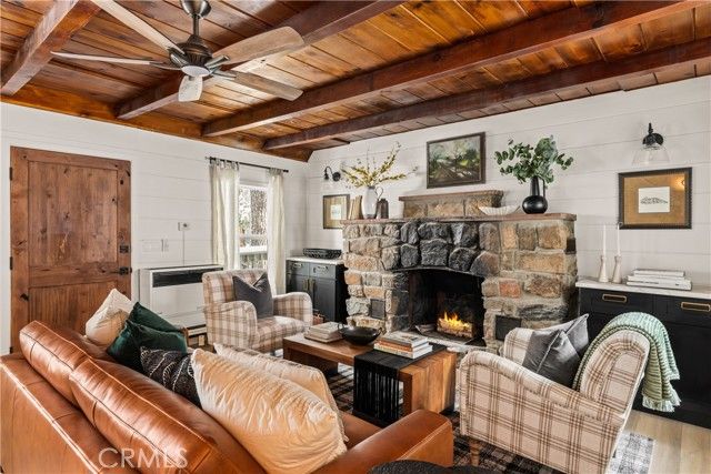 1149 Scenic Wy, Rimforest, CA 92378