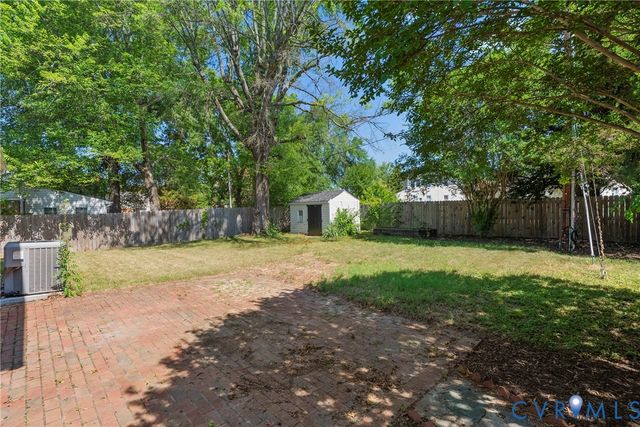 8022 Langley Dr, Glen Allen, VA 23060