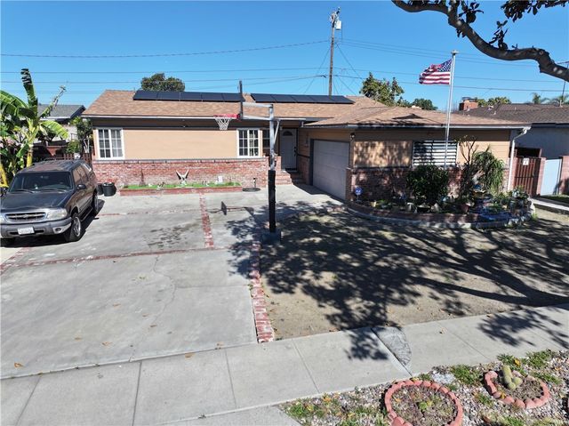 1467 W Roberta, Fullerton, CA 92833