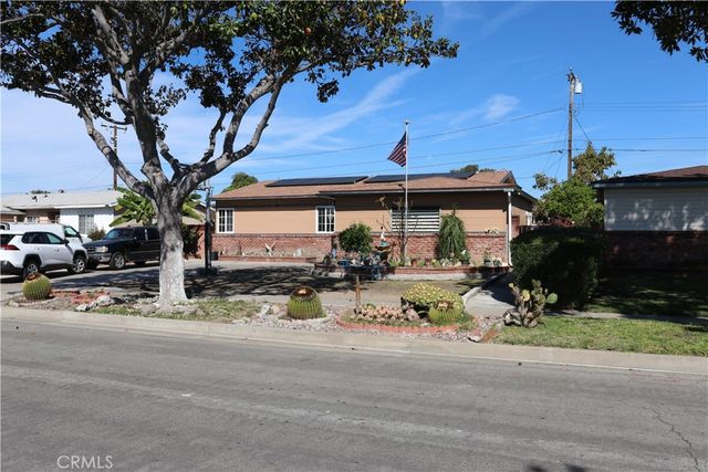 1467 W Roberta, Fullerton, CA 92833