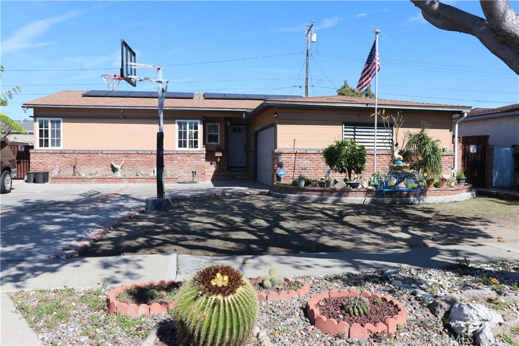 1467 W Roberta, Fullerton, CA 92833