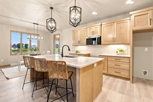 212 KERRIGAN DRIVE, Wrightstown, WI 54180