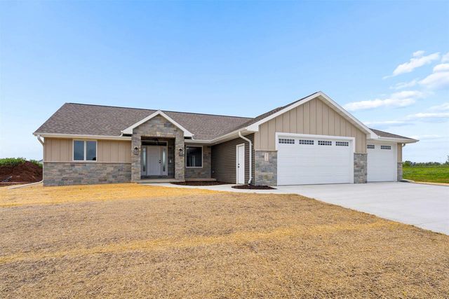 212 KERRIGAN DRIVE, Wrightstown, WI 54180