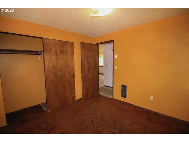 1873 Ne 10TH Ave, Hillsboro, OR 97124