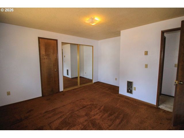 1873 Ne 10TH Ave, Hillsboro, OR 97124