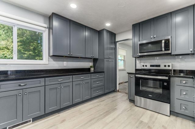 6425 S Sunbury Road, Westerville, OH 43081