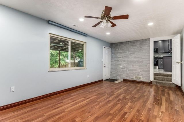 6425 S Sunbury Road, Westerville, OH 43081