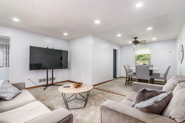 6425 S Sunbury Road, Westerville, OH 43081