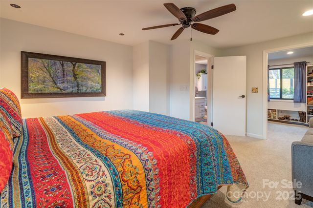 1 Parkway Loop Road, Asheville, NC 28803