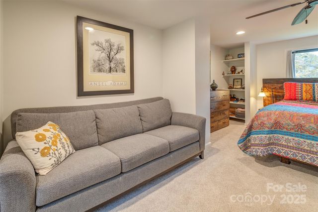 1 Parkway Loop Road, Asheville, NC 28803