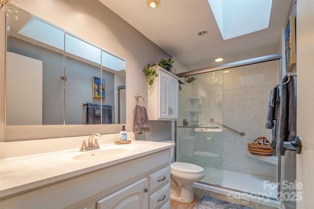 1 Parkway Loop Road, Asheville, NC 28803