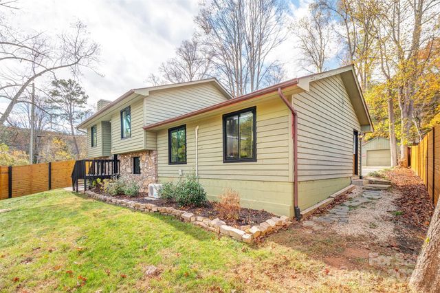 1 Parkway Loop Road, Asheville, NC 28803