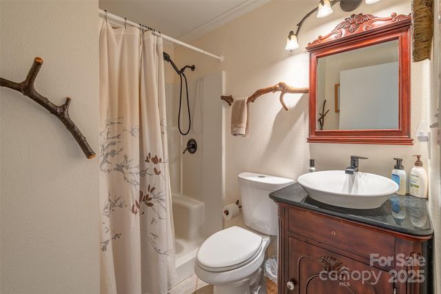 1 Parkway Loop Road, Asheville, NC 28803