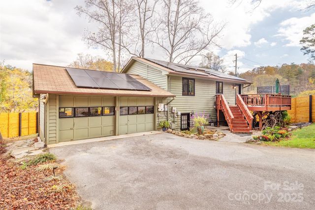 1 Parkway Loop Road, Asheville, NC 28803