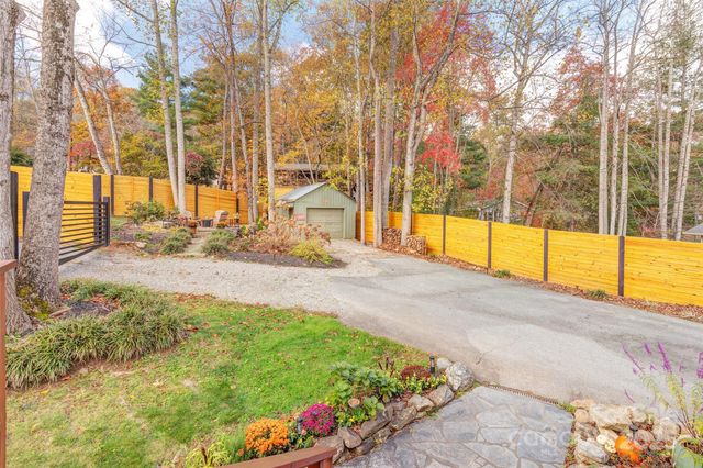 1 Parkway Loop Road, Asheville, NC 28803