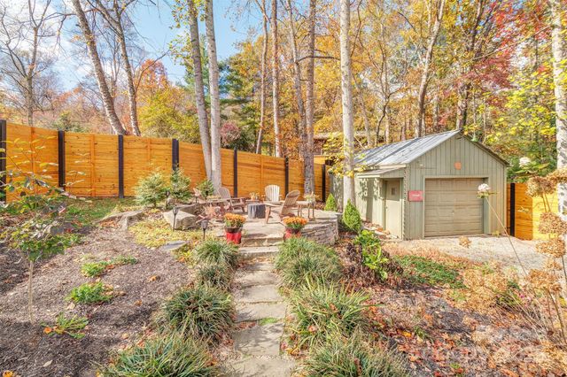 1 Parkway Loop Road, Asheville, NC 28803