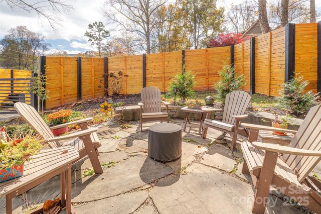 1 Parkway Loop Road, Asheville, NC 28803