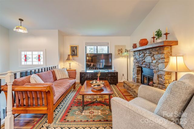 1 Parkway Loop Road, Asheville, NC 28803