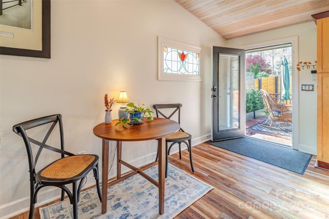 1 Parkway Loop Road, Asheville, NC 28803