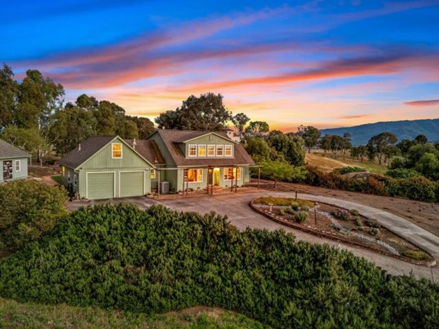 10230 Whiskey Hill Lane, Gilroy, CA 95020