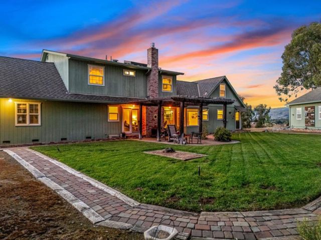 10230 Whiskey Hill Lane, Gilroy, CA 95020