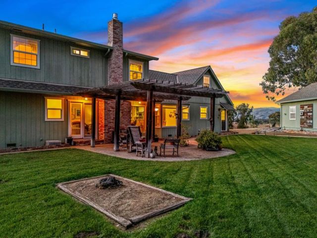 10230 Whiskey Hill Lane, Gilroy, CA 95020