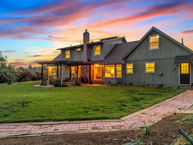 10230 Whiskey Hill Lane, Gilroy, CA 95020