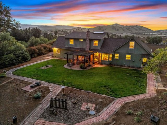 10230 Whiskey Hill Lane, Gilroy, CA 95020