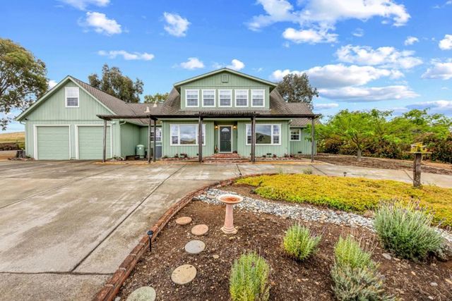 10230 Whiskey Hill Lane, Gilroy, CA 95020