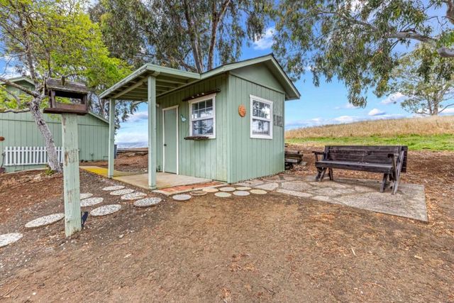 10230 Whiskey Hill Lane, Gilroy, CA 95020