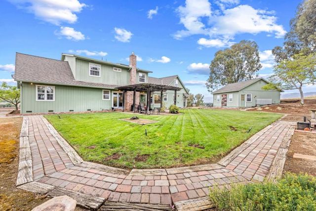 10230 Whiskey Hill Lane, Gilroy, CA 95020