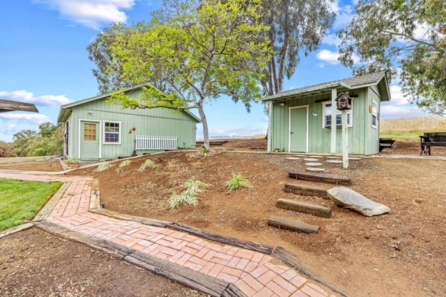 10230 Whiskey Hill Lane, Gilroy, CA 95020