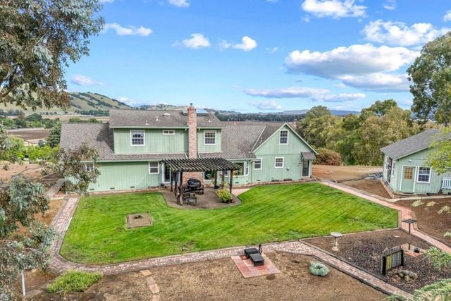 10230 Whiskey Hill Lane, Gilroy, CA 95020