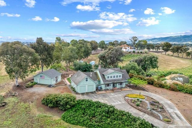 10230 Whiskey Hill Lane, Gilroy, CA 95020