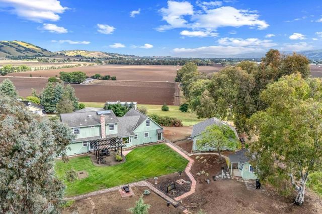 10230 Whiskey Hill Lane, Gilroy, CA 95020