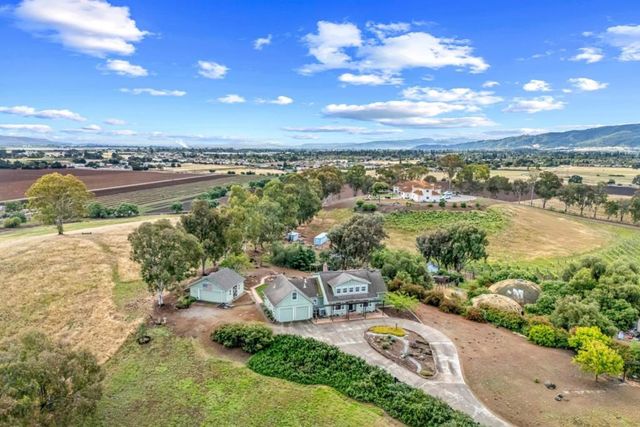10230 Whiskey Hill Lane, Gilroy, CA 95020