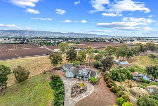 10230 Whiskey Hill Lane, Gilroy, CA 95020