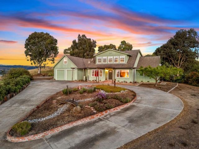 10230 Whiskey Hill Lane, Gilroy, CA 95020