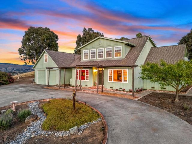 10230 Whiskey Hill Lane, Gilroy, CA 95020