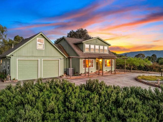 10230 Whiskey Hill Lane, Gilroy, CA 95020