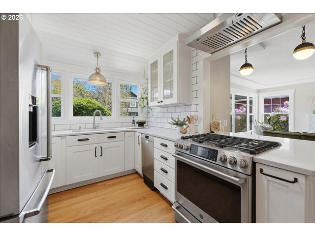 3205 Ne 79TH Ave, Portland, OR 97213